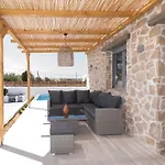 Vilianna Villa *